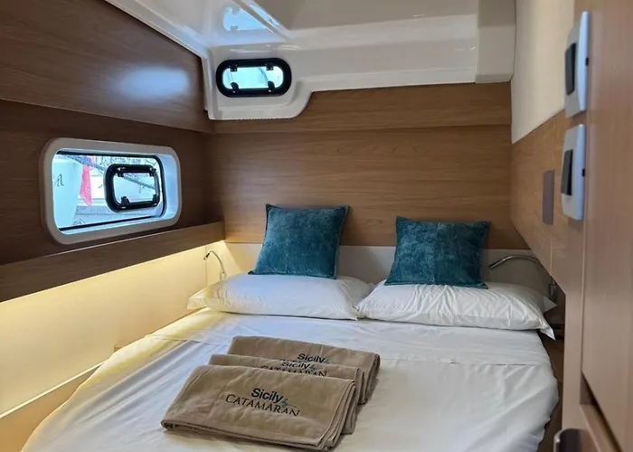 Botel Sicily By Catamaran